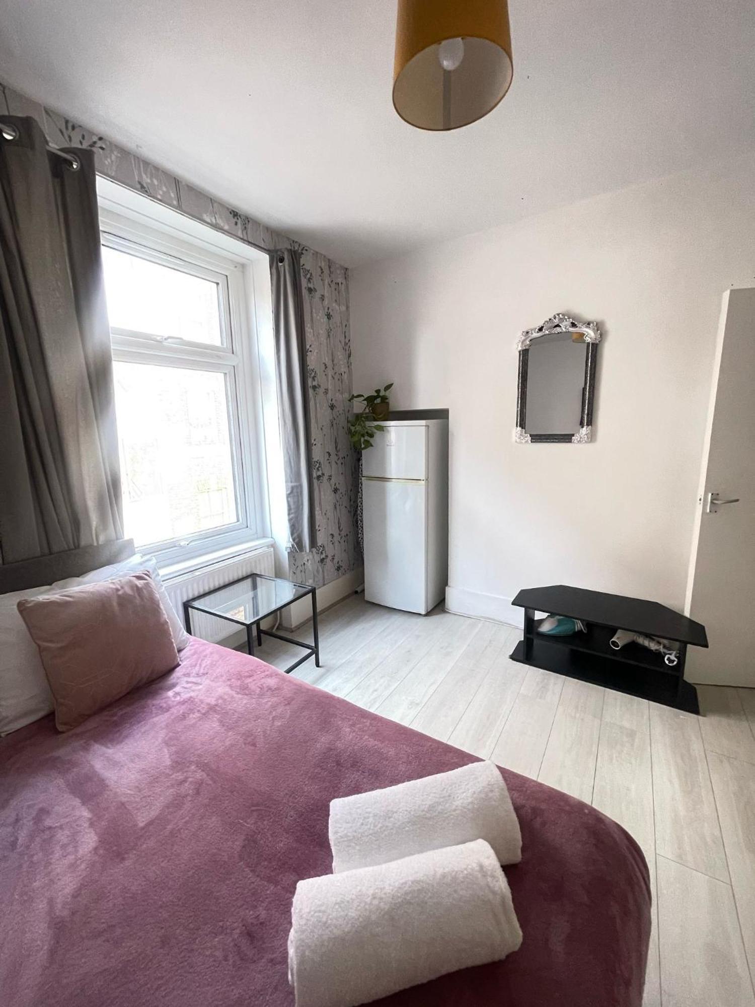 Lovely 2 Bed Flat 2 Floor Miles Londres Exterior foto