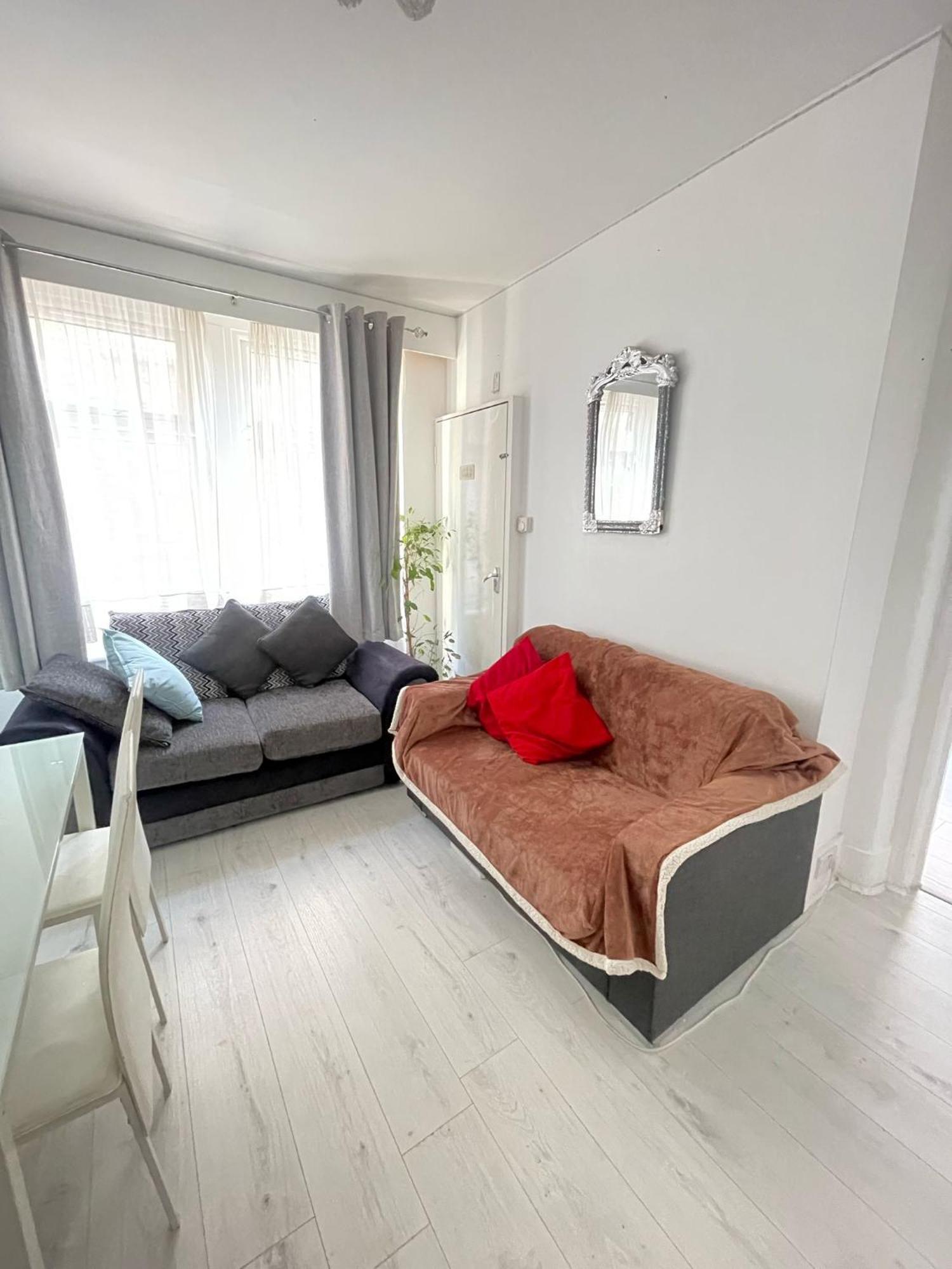 Lovely 2 Bed Flat 2 Floor Miles Londres Exterior foto