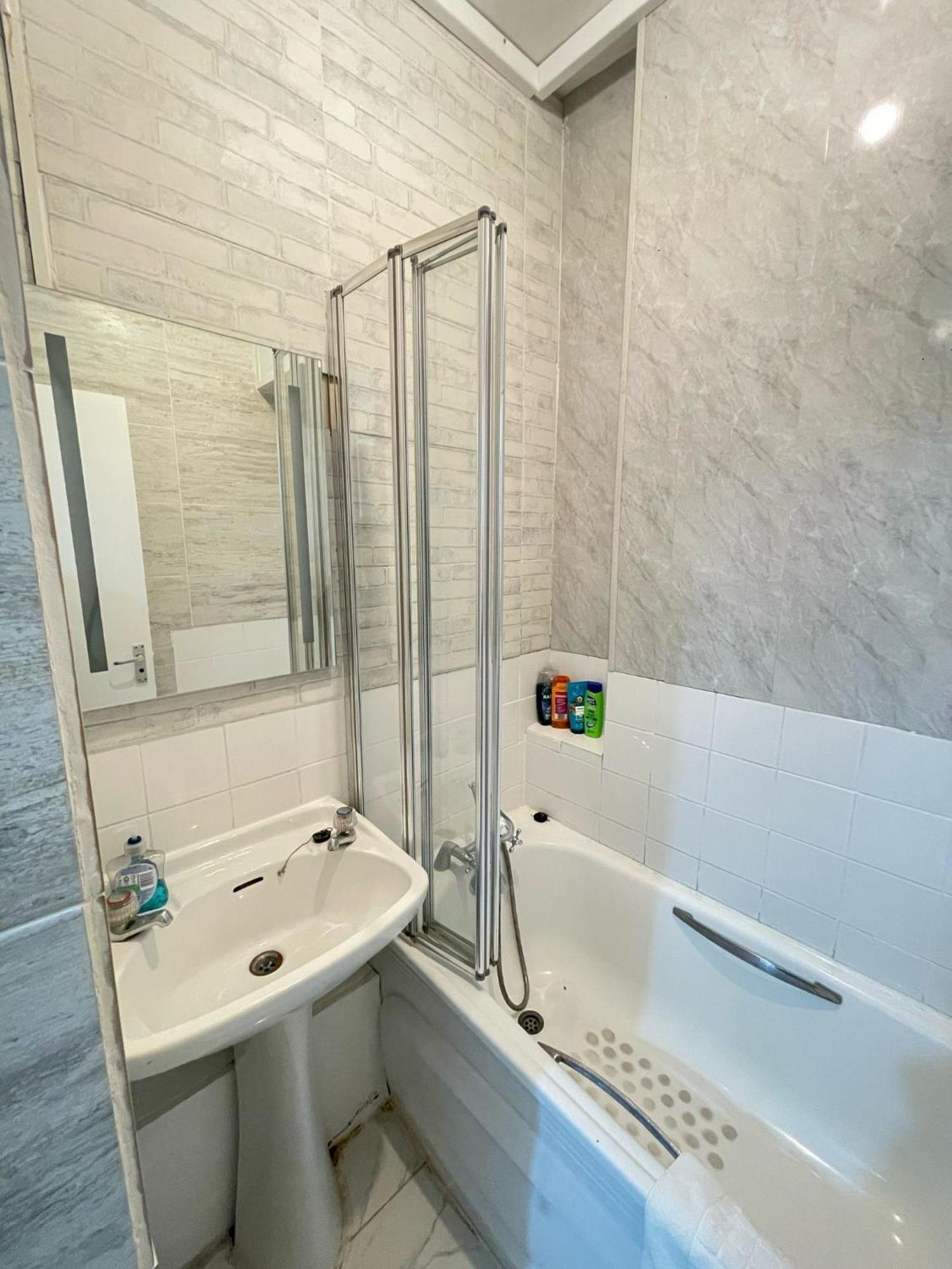 Lovely 2 Bed Flat 2 Floor Miles Londres Exterior foto